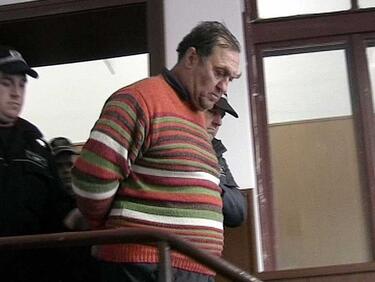 Съдът реши: Евстатиев остава на топло