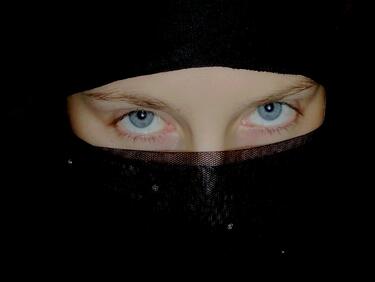 Британските служби: Жени и деца са новите "оръжия" на джихадистите