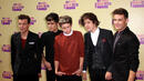 Луи от One Direction загази! Прибраха го на топло заради папарак
