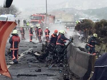 Хеликоптер се разби в Истанбул, петима загинаха (снимки)