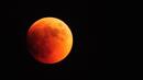 Кървавочервено лунно затъмнение в Азия и Австралия 
