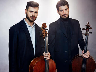 Новият албум на 2CELLOS излиза този петък