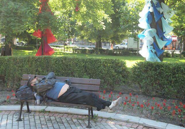 Цветни платове украсиха Варна
