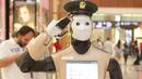 Дубай пусна на улицата първия робот-полицай (СНИМКИ/ВИДЕО)