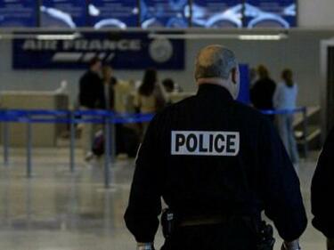 Паника на летище „Дьо Гол“ заради съмнителен пакет (СНИМКА)