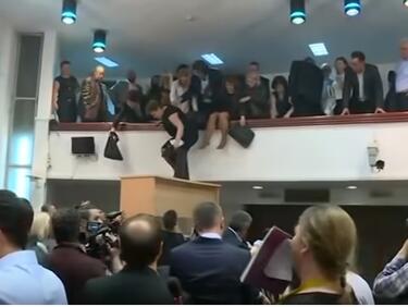 Сръбски агент вилнял при бунта в македонския парламент