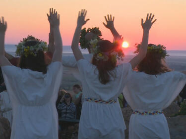 Възродиха древен ритуал в Кабиле за посрещане на лятото (СНИМКИ)