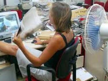Инспекцията по труда: В жегите работодателите да осигурят 25° в офиса