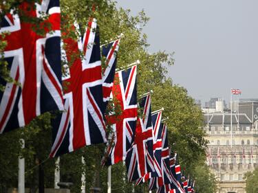 Кралската сватба направи британците по-големи патриоти