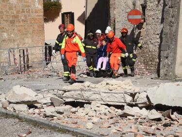 Жилищна сграда се срути в италианско градче