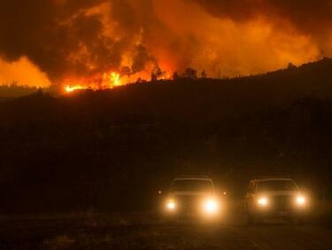 Калифорния гори, 20 000 души се евакуират
