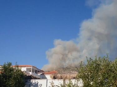 Голям горски пожар бушува на гръцкия остров Закинтос