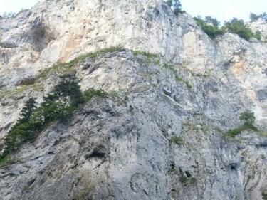 Алпинисти ще вадят тялото на Кристиян от пропастта над Триград
