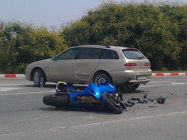 Моторист предизвика катастрофа на пътя Пловдив-Асеновград