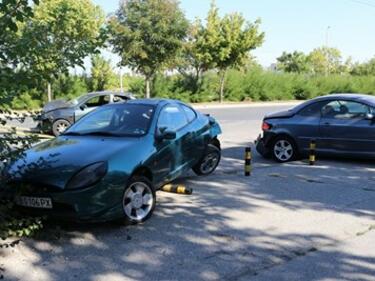 Надрусан шофьор насмете 5 коли в Пловдив (ВИДЕО)