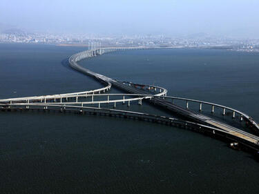 В Китай откриха най-дългият надводен мост на планетата