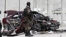 Кола-бомба се вряза във военен конвой в Афганистан