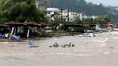 До 15 нараснаха жертвите на потопа в Гърция