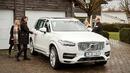 Семейства започват реални тестове на автономни автомобили Volvo