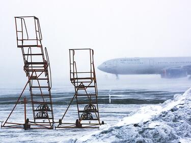 Снежна блокада по летища в Канада