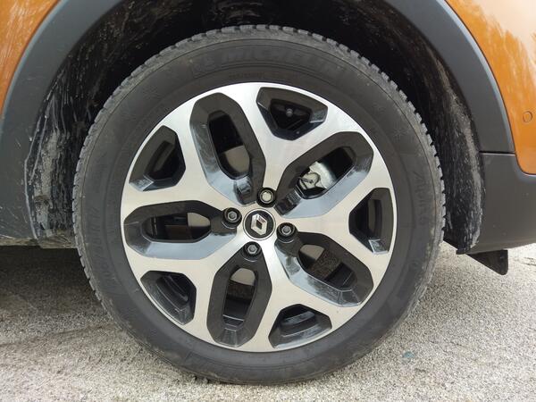 Колко голям всъщност е Captur (СНИМКИ)