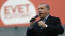 Мъж прекъсна речта на Ердоган 