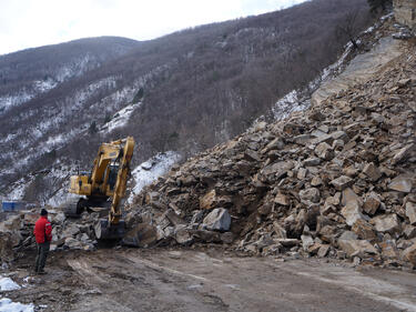 Десетки хора отцепени от света, след срутване на камъни в австрийска провинция 