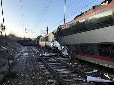 Влакова катастрофа отне живота на двама в Калифорния