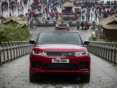 Звярът Range Rover Sport PHEV се качи при китайските дракони (СНИМКИ)