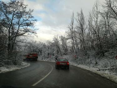 Страната ни е в капана на зимата