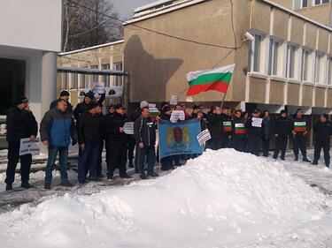 Надзирателите канят на протеста си Бойко Борисов