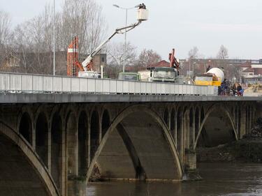 Ремонтират моста край русенското село Кривина 
