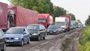 Днес от 16 ч. до 20 ч. се ограничава движението на камионите над 12 т по най-натоваренитe пътища