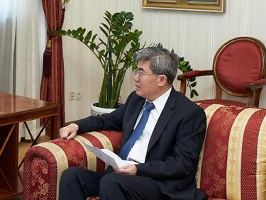 Президентът обсъди с китайския посланик спасяването на Боян Петров