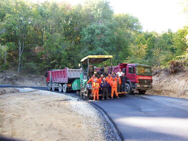 Стартират ремонти на над 80 км пътища в Южна България