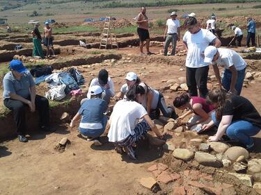 Ученици от 125 СУ по стъпките на големите български археолози