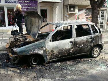 Няколко коли изгоряха в столицата