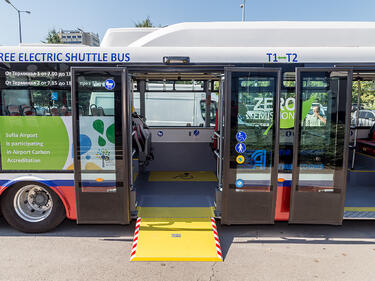 Първи работен ден с новите маршрути на редица автобуси във Варна
