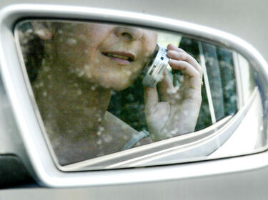 Мобилните телефони все повече разсейват шофьорите