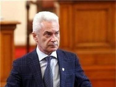 Патриотите във физическа схватка в парламента

