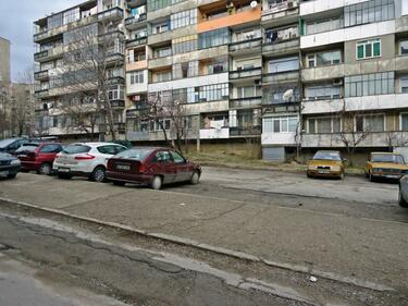 Тестват три месеца нощен служебен абонамент за паркиране в София
