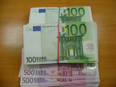 Хванаха контрабандистка с €48 хил. на „Калотина“