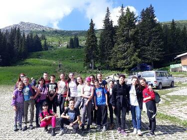Пети туристически поход за ученици до Черни връх