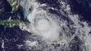 Ураганът „Флорънс” леко отслабва на път към САЩ