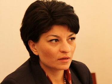 Атанасова: Ако указът не бъде подписан от президента, в НС влизат две оставки