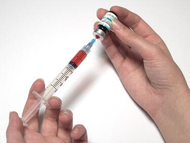 Държавата ще ваксинира срещу грип хората над 65