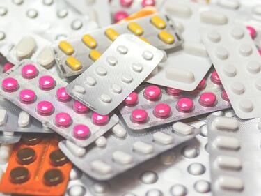 ГДБОП разследва незаконна продажба на лекарства в интернет