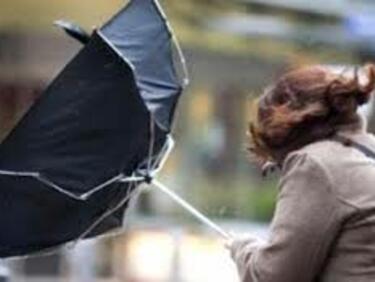 СО зове гражданите да внимават заради силния вятър