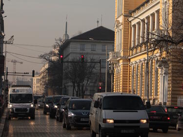 Маршрутка пламна в столицата