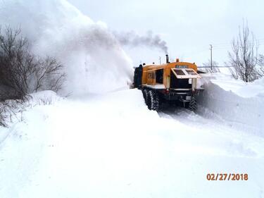 Снегът затрудни пътната обстановка в Благоевградско

